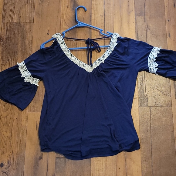 Blue and white shirt - Picture 2 of 2